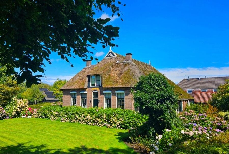 From Amsterdam: Giethoorn & Zaanse Schans Tour w/ Small Boat - Why this Amsterdam day trip is worth considering