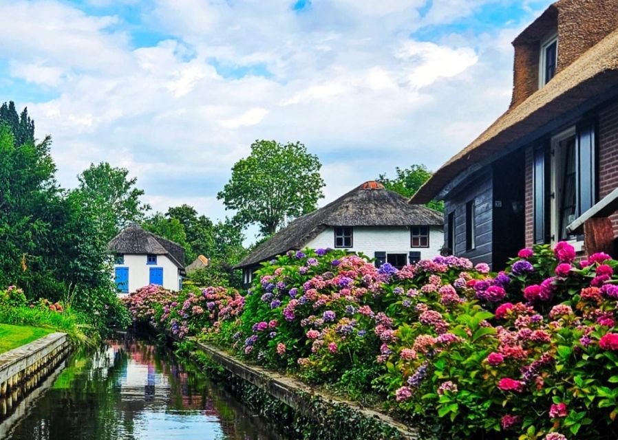 From Amsterdam: Giethoorn & Zaanse Schans Tour w/ Small Boat - What the guides add to the day