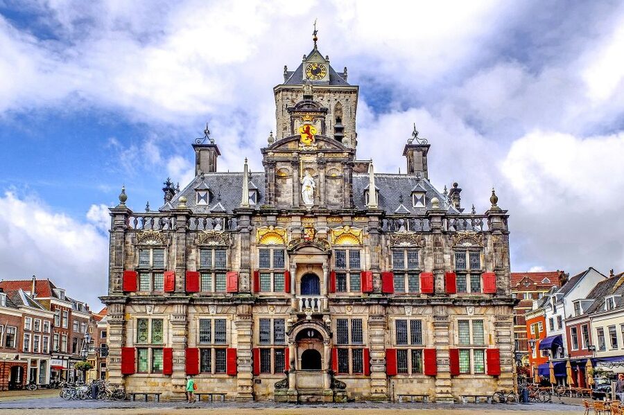 From Amsterdam: Guided Trip to Rotterdam, Delft & The Hague - Guides, languages, and the feel of the day