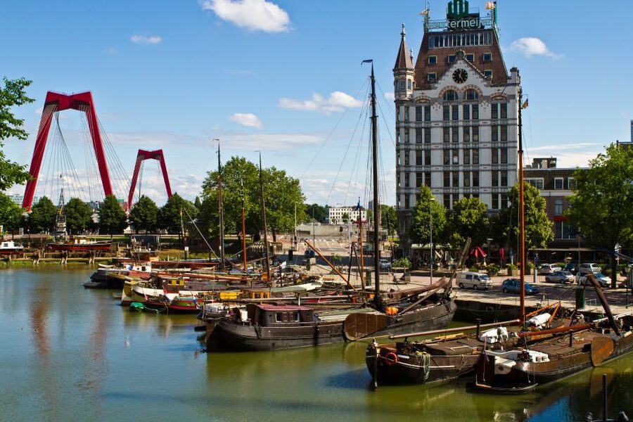 From Amsterdam: Rotterdam and The Hague Tour in Spanish - Rotterdam’s last medieval building