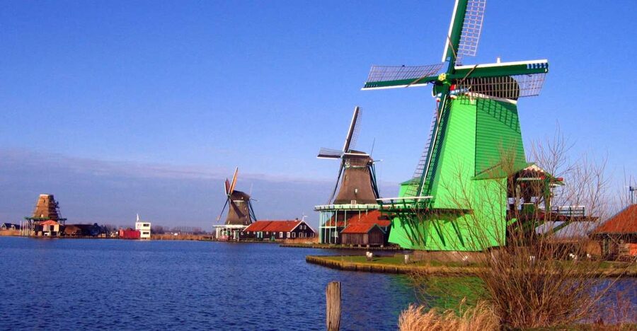 From Amsterdam: Small Group Zaanse Schans and Volendam Tour - Key points to know before booking