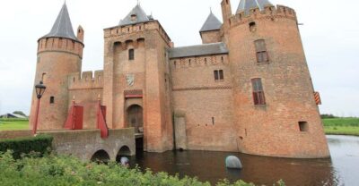 visit Zaanse Schans, Muiderslot and more!