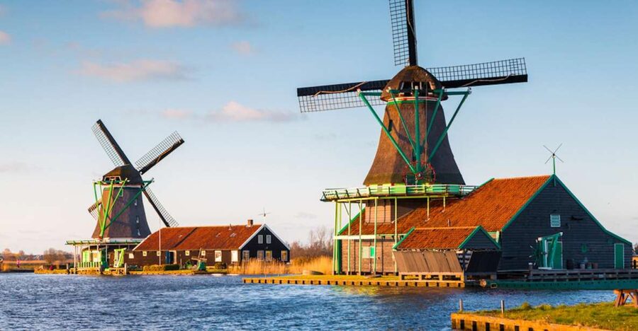 From Amsterdam: Windmills of Zaanse Schans Tour - Practical tips for a smoother visit