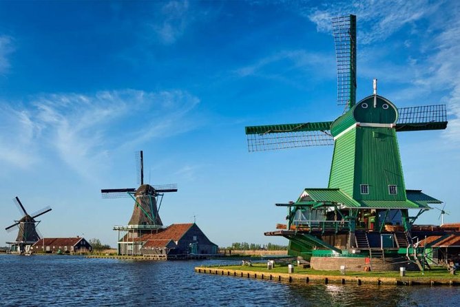 From Amsterdam: Zaanse Schans, Volendam, Giethoorn with Boat Tour - The guide can shape the entire day