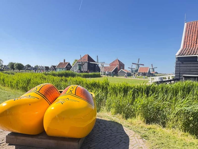 From Amsterdam: Zaanse Schans Windmills & More - E-Bike Tour - Reaching Zaanse Schans by Bicycle