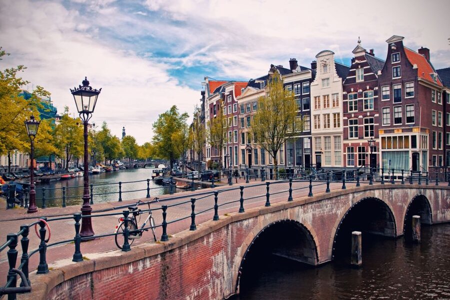 From Brussels: Day Trip to Amsterdam with Canal Boat Cruise - The value of $81 per person