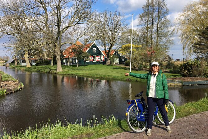 Full-Day Private Guided Countryside Tour from Amsterdam by Bike - Dutch gardens on the ride back