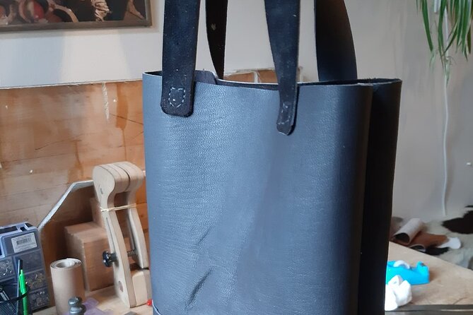 Genuine Leather Tote Bag Workshop in Leiden - Coffee, tea, tools, and the first lesson