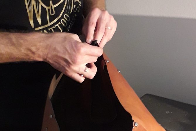 Genuine Leather Tote Bag Workshop in Leiden - Building the tote step by step