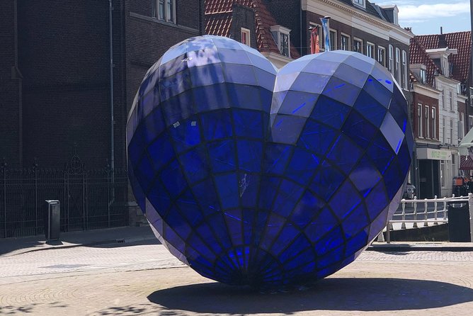 Get the best out of Delft by creating memories during our private walking tour! - Stadhuis and the grim story of Het Steen
