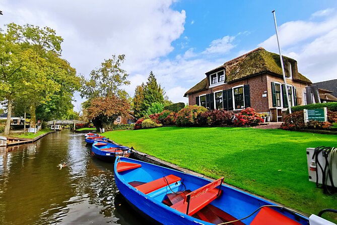 Giethoorn, Afsluitdijk, Zaanse Schans Day Tour Incl Hotel Pick Up - Why this route works outside Amsterdam