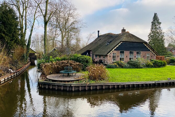 Giethoorn, Afsluitdijk, Zaanse Schans Day Tour Incl Hotel Pick Up - Who should book this day?