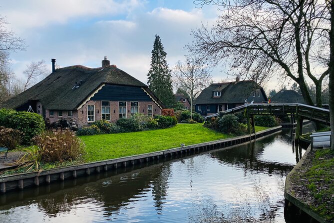 Giethoorn and Zaanse Schans Day Tour Small Group Incl. Boat Ride - Morning pickup from Amsterdam