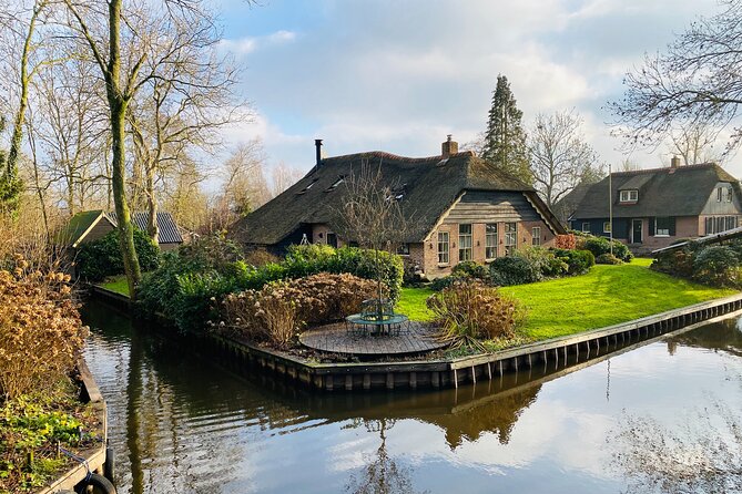Giethoorn and Zaanse Schans Day Tour Small Group Incl. Boat Ride - The road to Giethoorn