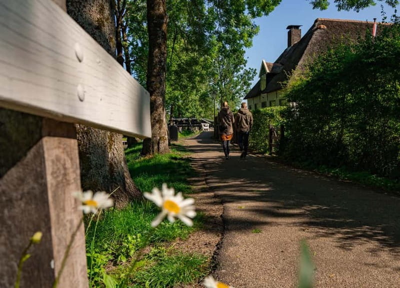 Giethoorn: Canal Cruise & lake Tour & Sightseeing Village - The three-hour window and how to use it