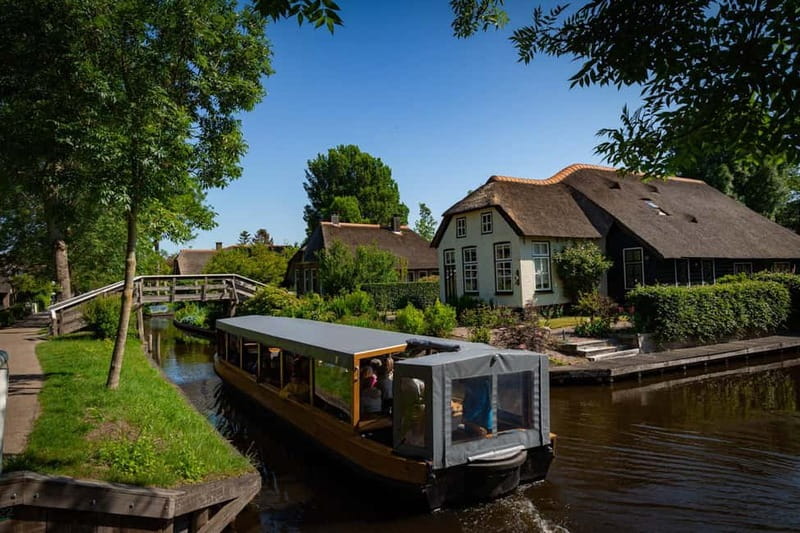 Giethoorn: Canal Cruise & lake Tour & Sightseeing Village - Who will get the most from this experience?