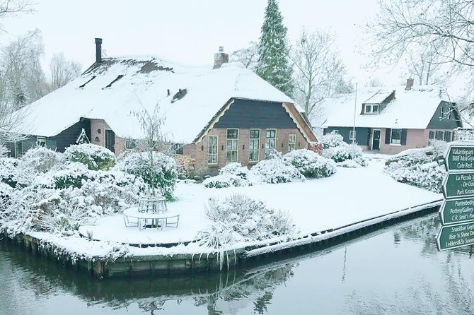 Giethoorn Day Tour from Amsterdam with Small Boat Ride - Guides and the small-group feel