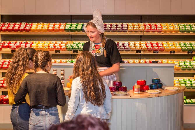 Giethoorn Day Trip from Amsterdam With Cruise and Cheeseplatter - Two and a half hours to explore at your own pace