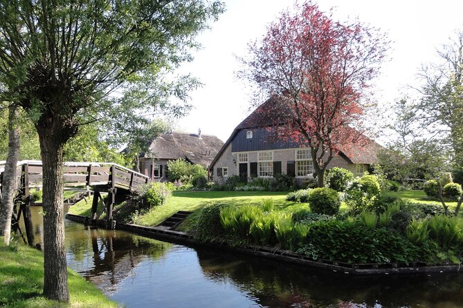 Giethoorn Day Trip from Amsterdam With Cruise and Cheeseplatter - Adding the Amsterdam canal cruise