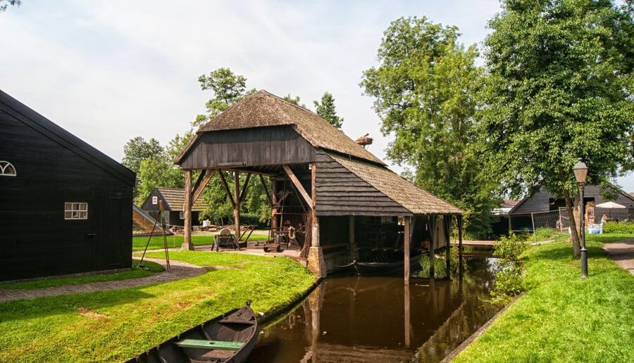 Giethoorn: Private Day Trip with Boat Tour from Amsterdam - Leaving Amsterdam for Giethoorn