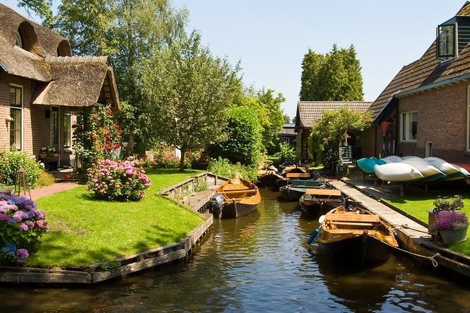 Giethoorn Private Tour & Boat Trip - What the guides add to the day