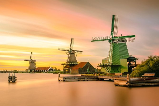 Giethoorn Private Tour, Canal Cruise and Windmills from Amsterdam - Giethoorn by canal boat