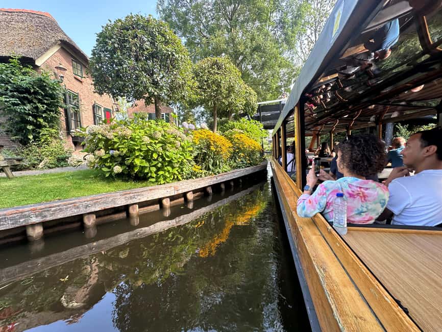 Giethoorn: Round trip from Amsterdam optional guided cruise - Returning to Amsterdam by 3:50 PM