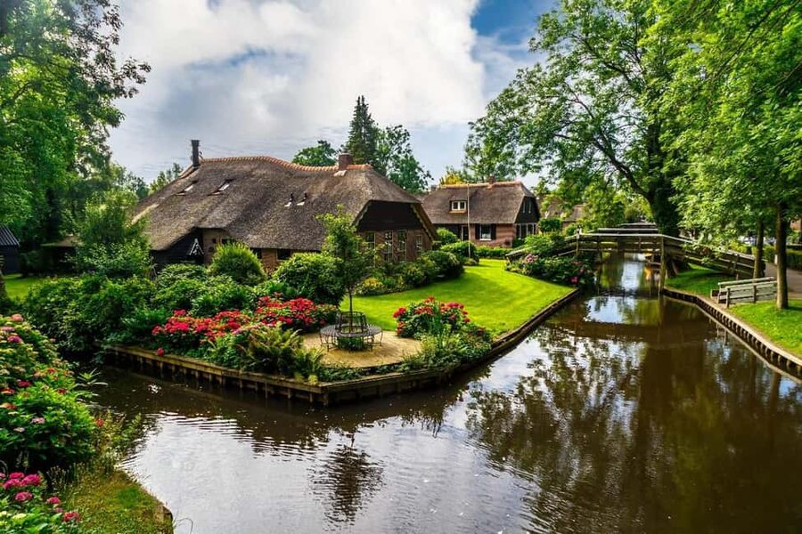 Giethoorn: Sightseeing Boat Tour - Who will enjoy this cruise most