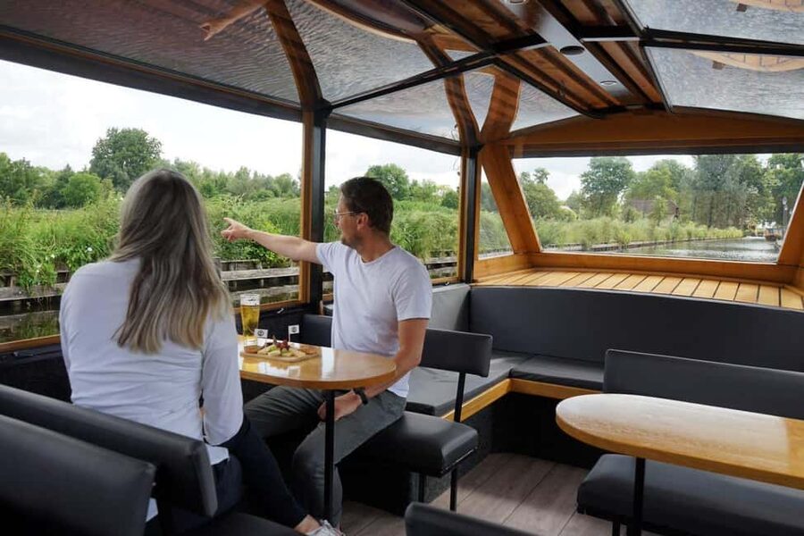 Giethoorn: Sightseeing Boat Tour - The one-hour route through the canals
