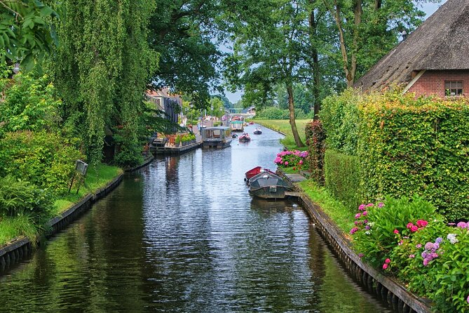 Giethoorn Small-Group Tour from Amsterdam (Max. 8 People) - Key points at a glance
