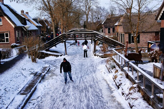 Giethoorn Small-Group Tour from Amsterdam (Max. 8 People) - How the guides shape the experience