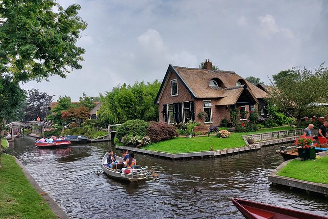 Giethoorn Small-Group Tour from Amsterdam (Max. 8 People) - Who should book this Giethoorn tour?