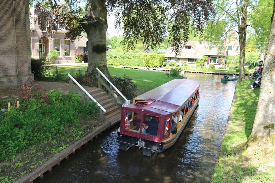 Giethoorn: Village & National Park Canal Cruise with Coffee - Price, timing, and who gets the best value