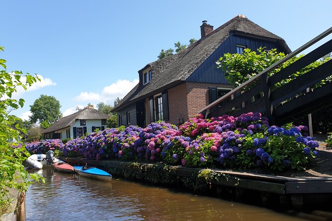 Giethoorn, Zaandam & Zaanse Schans Day Tour w/ Small Boat Ride - Leaving Amsterdam for two very different Dutch villages