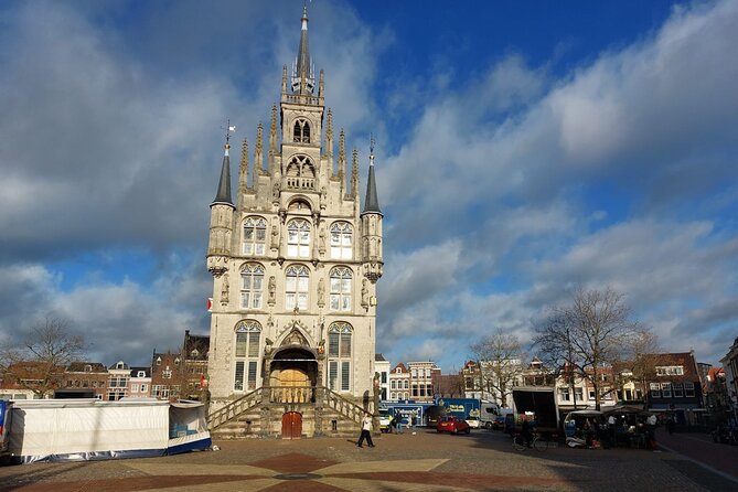 Gouda Cheese and Delft Blue: Full-Day Private Tour - Lunch at Delft’s former animal market
