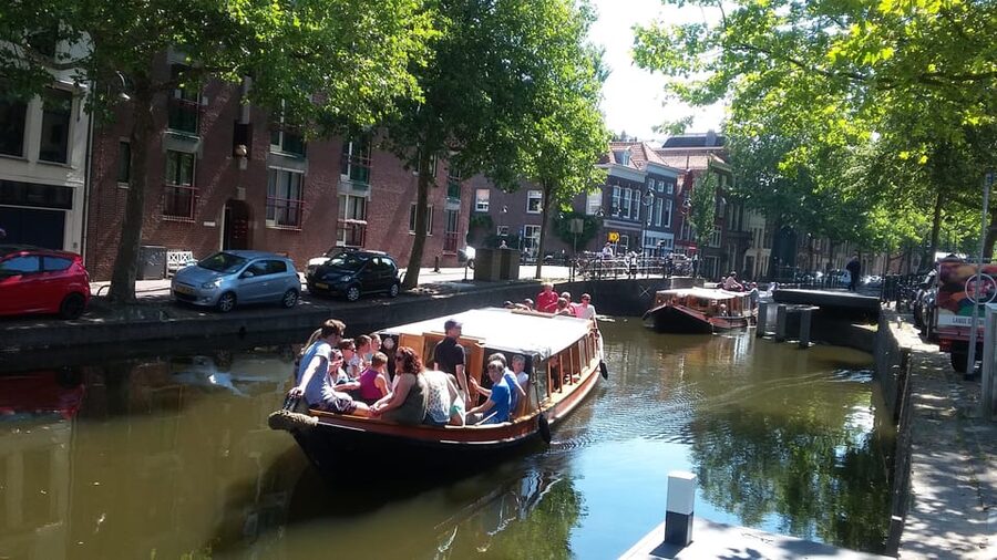 Gouda: Historical Canal Cruise - The Museum Harbour and its old ships