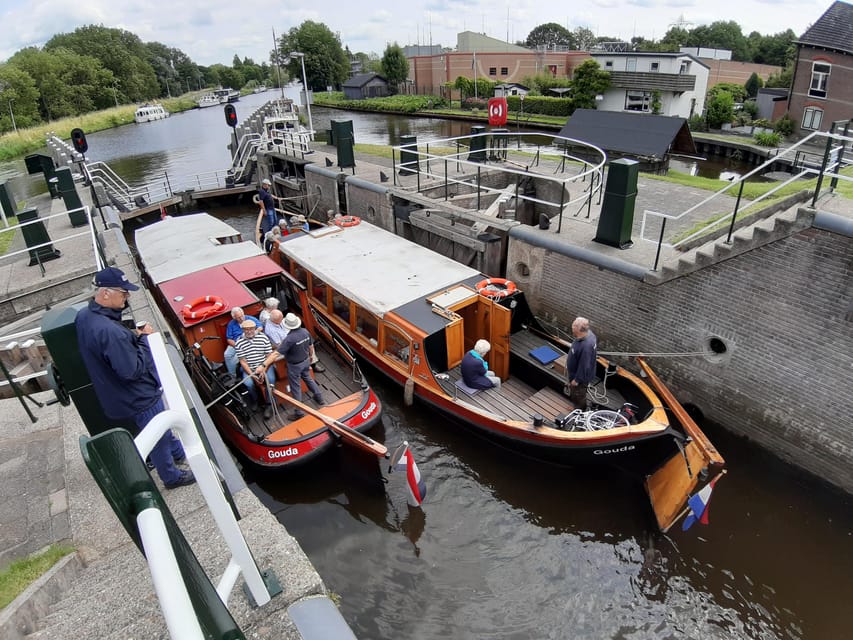 Gouda: Historical Canal Cruise - How the guide shapes the trip