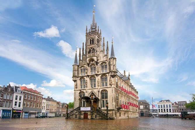 Gouda Private Walking Tour: History, Architecture & Cheese - De Markt, the natural finish to the walk