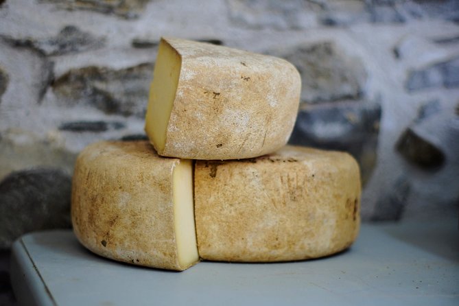 Gouda Private Walking Tour: History, Architecture & Cheese - The cheese tasting question matters most