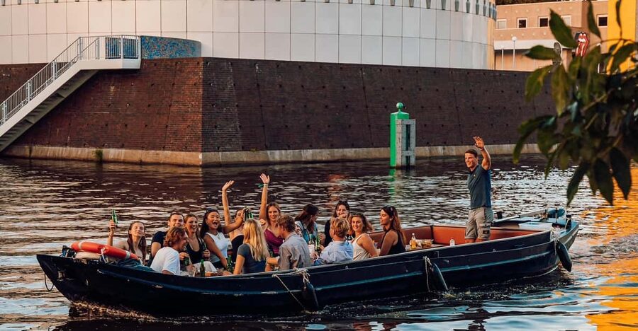 Groningen: City canal cruise (with unlimited drinks) - Key points to know before boarding