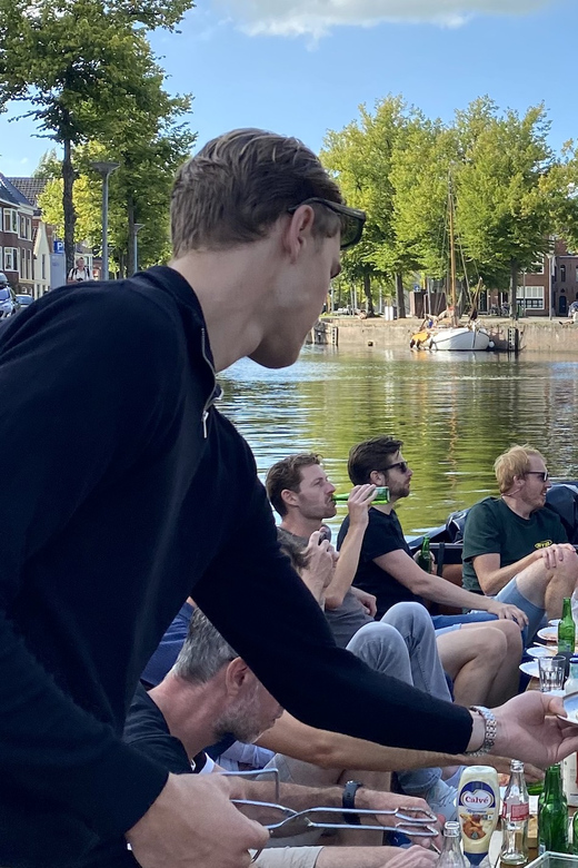 Groningen: City canal cruise (with unlimited drinks) - What you see during the 1.5-hour route