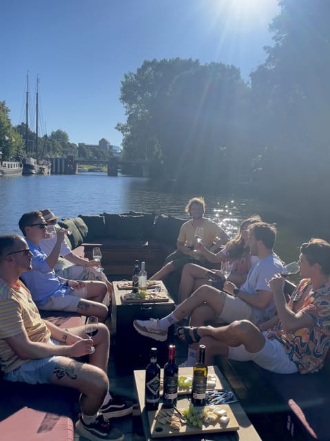 Groningen: Evening Cheese and Wine cruise - What this evening canal cruise is really like