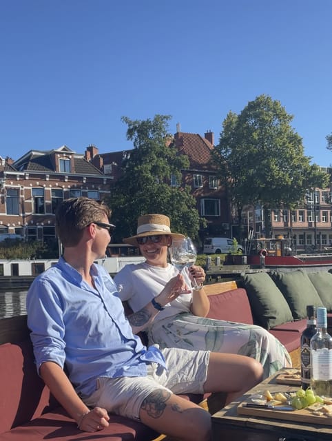 Groningen: Evening Cheese and Wine cruise - Cruising Het Verbindingskanaal toward Central Station
