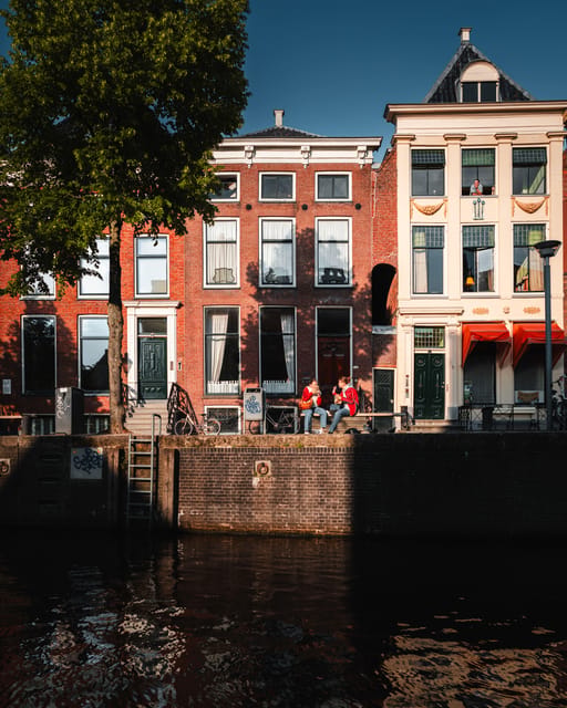 Groningen: Informative city canal cruise + drinks & cookies - Seeing Groningen from the canal