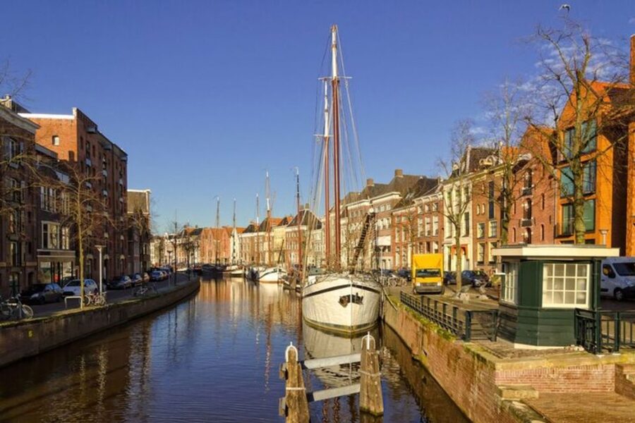 Groningen: Private custom tour with a local guide - Local culture beyond the postcard sights