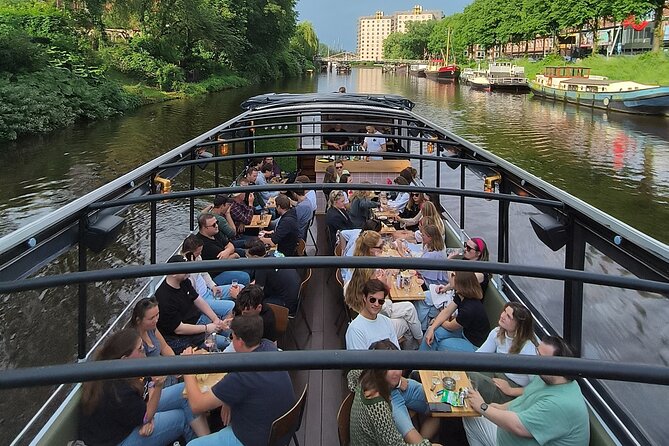 Groningen: Terrace Boat Experience with a Cozy Bar: 1.5 Hours - A bar, snacks, and the actual cost