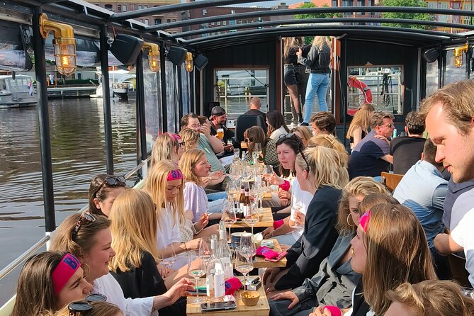 Groningen: Terrace Boat Experience with a Cozy Bar: 1 hour - What this Groningen boat trip really is