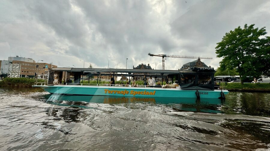 Groningen: Terrace Boat Experience with a Cozy Bar - Who will enjoy this floating terrace most