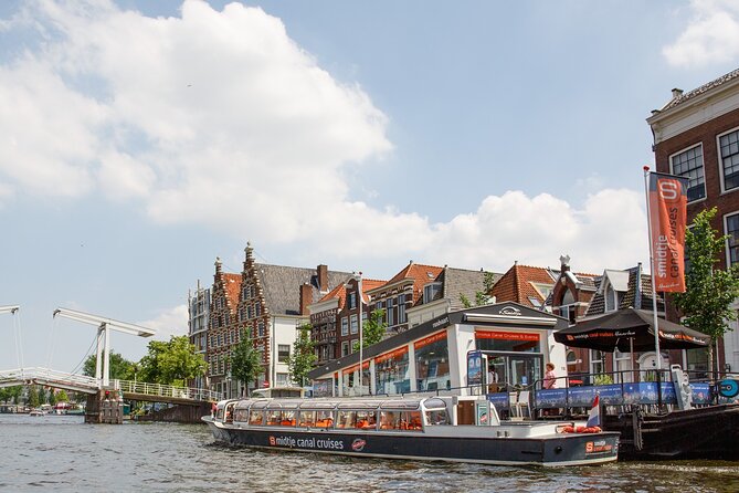 Haarlem: 50 minutes Boat Cruise - Haarlem Station and the story of Dutch rail travel