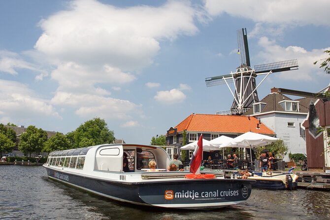Haarlem: 50 minutes Boat Cruise - Covered, heated, and comfortable, with a few trade-offs